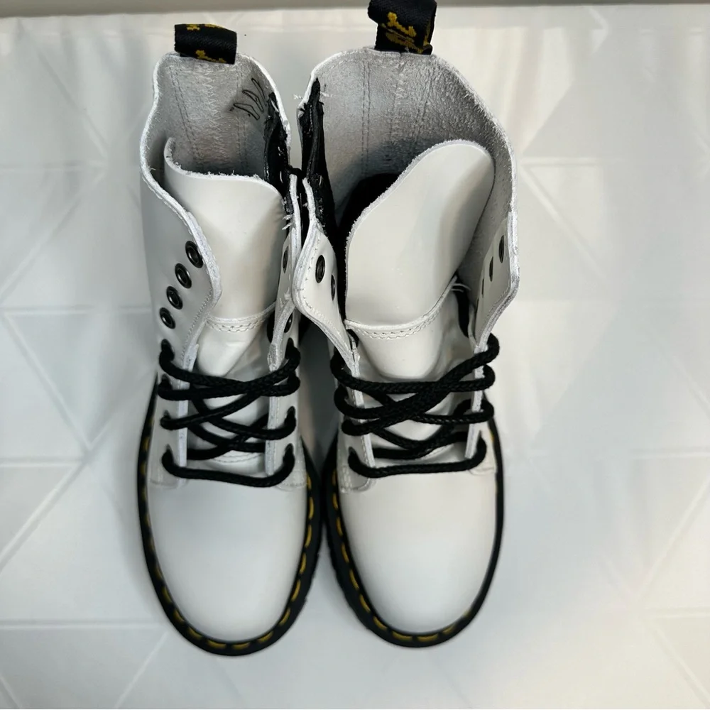 Dr. Martens Jadon Unisex White Leather Platform Boots  Size 4 MSRP $210 NEW - Picture 3 of 8